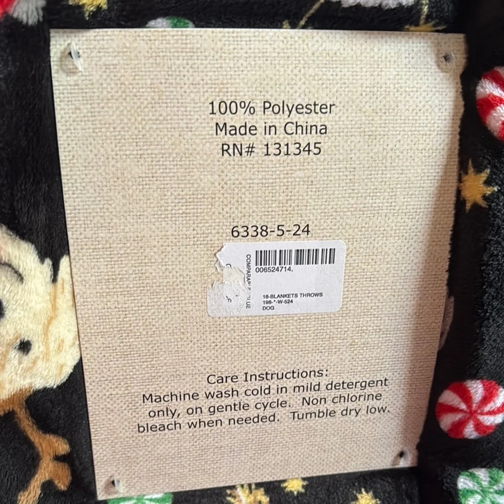 NWT Christmas Dog Print Plush Throw Blanket & Fuzzy Socks Gift Set 50x60